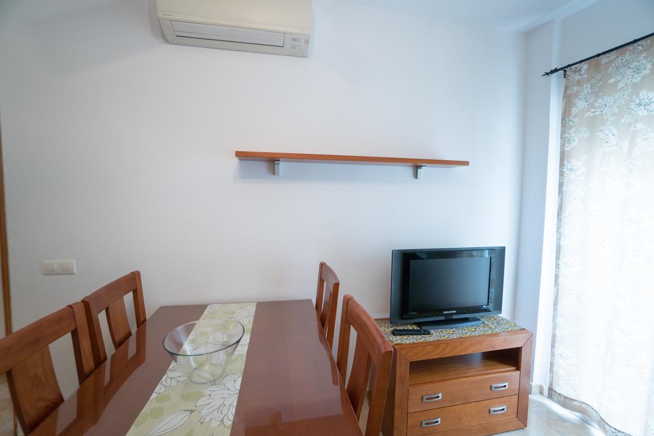 Apartamentos Manuel Martin Nerja Ngoại thất bức ảnh